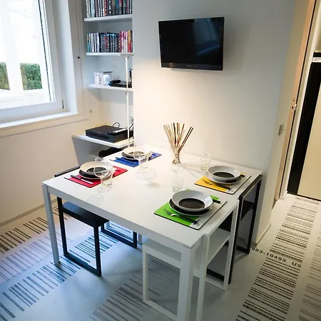 Stylish Mini In The Heart Of Milano Apartment Room photo